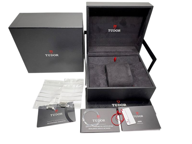 Tudor Black Bay GMT M79830RB-0001